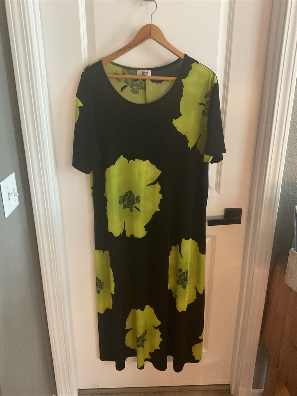 Jostar - Short Sleeve Black Maxi Dress with Lime Floral Print - Women Size 2XL